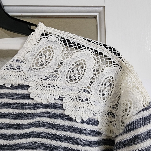 Style & Co Striped Lace Shoulder Long Sleeve Top w/ Chiffon Hem – Size Small - Picture 9 of 14